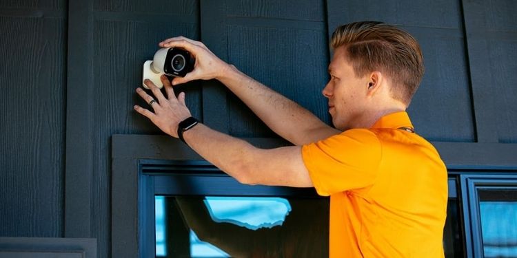 What Are The Benefits Of Hiring Professionals For Security Camera Installation Near Me