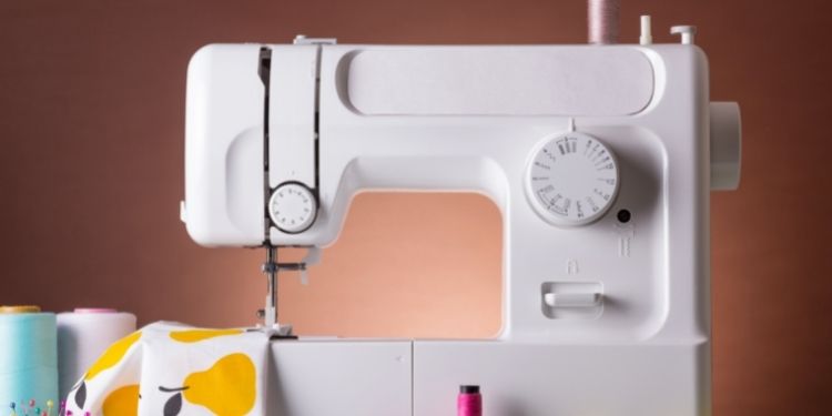 How to Clean Sewing Machine at Home