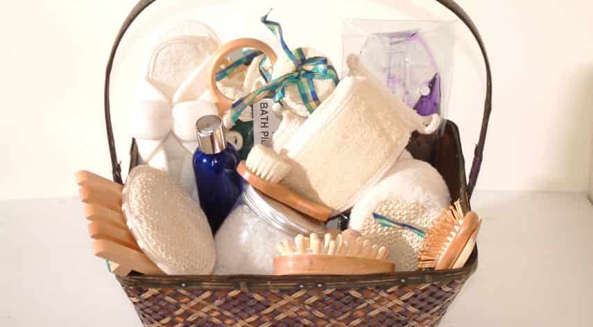 The Etiquette of Sending and Receiving Gift Baskets in Canada